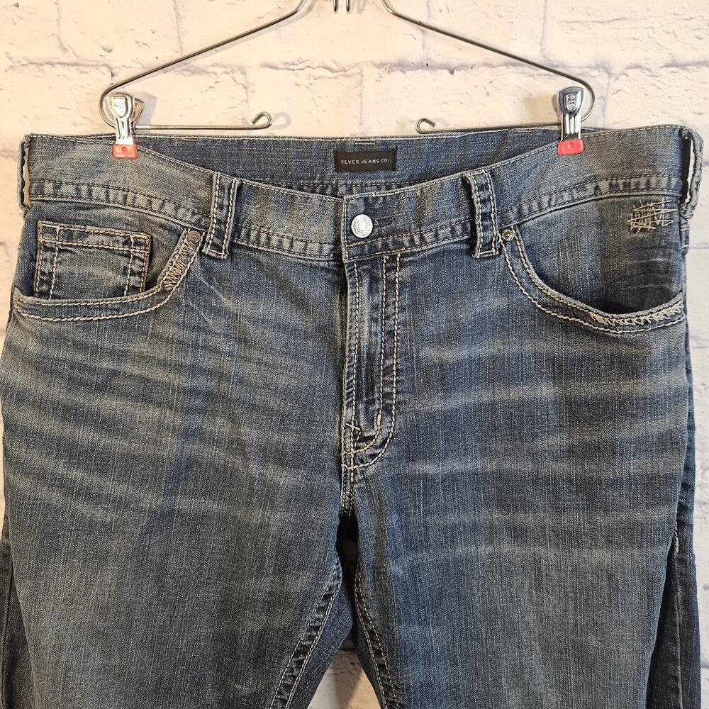 Silver Jeans Co Mens Zac Relaxed Fit Straight Leg Medium Wash Denim Size 42x34 - Picture 2 of 7